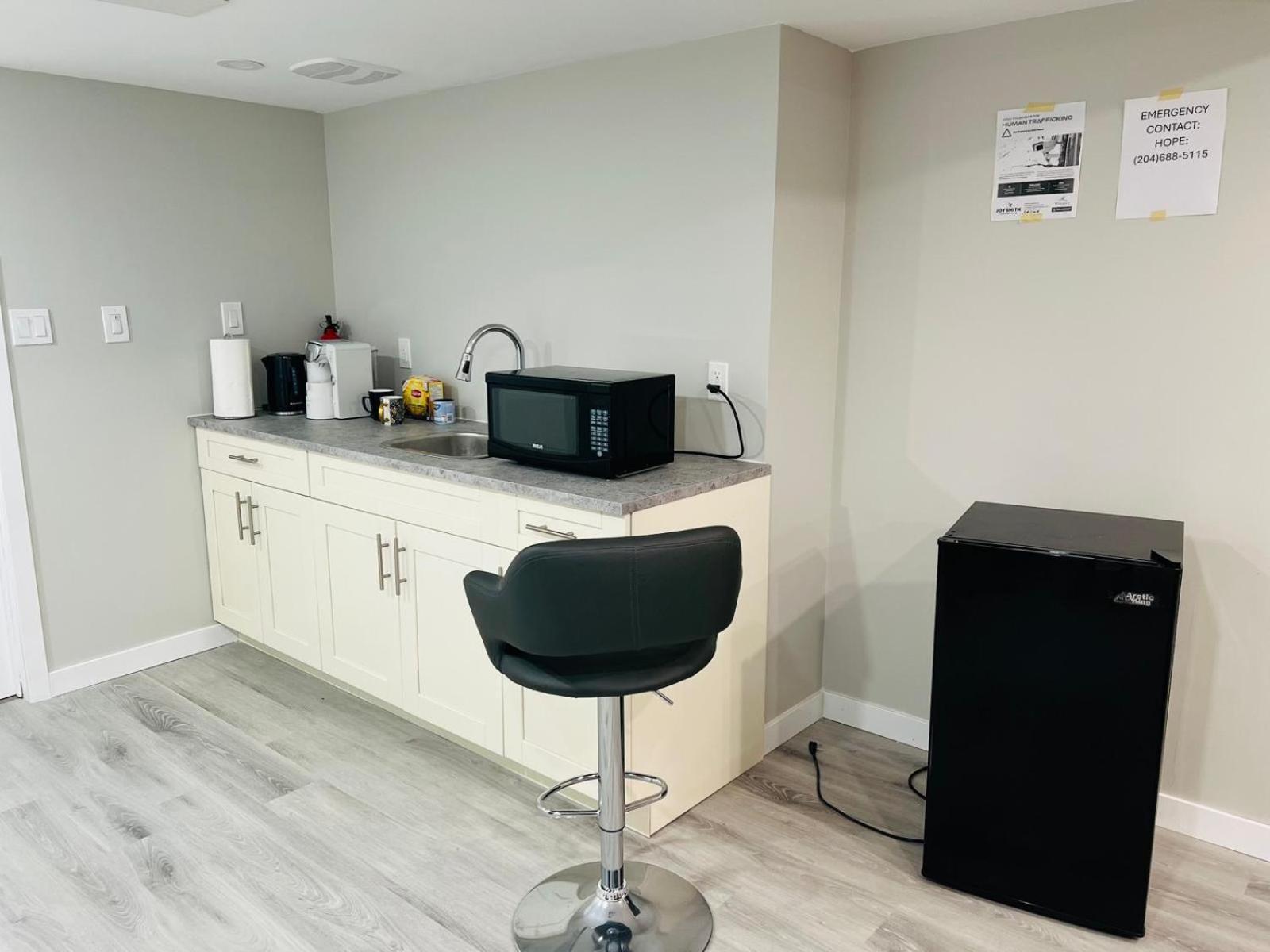 Luxury Private With Separate Entrance * Winnipeg