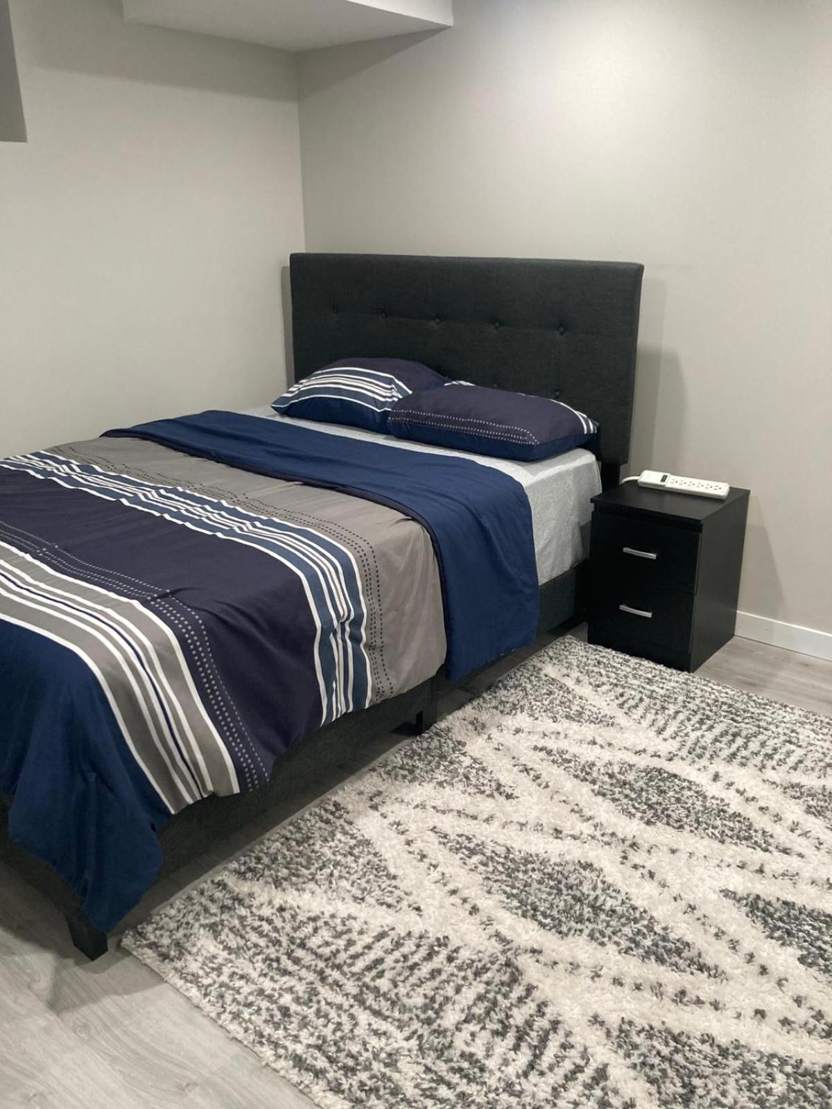 Luxury Private With Separate Entrance *